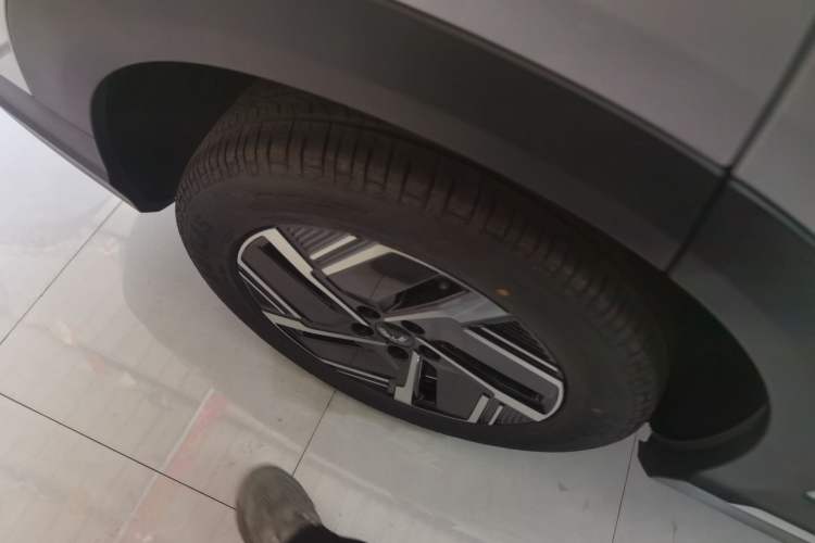Used Wuling Xingguang S 2024 130km Flagship Version Right Rear Wheel Hub