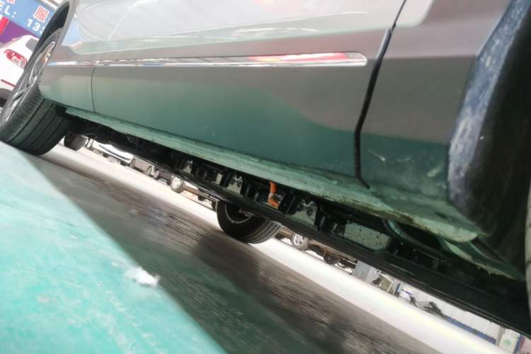 Used Wuling Xingguang S 2024 130 km Flagship Version Right Side Sill
