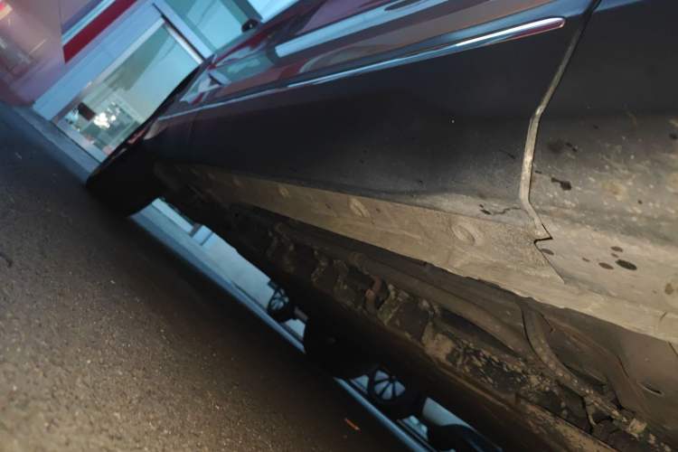 Used Wuling Xingguang S 2024 130 km Flagship Version Right Side Sill
