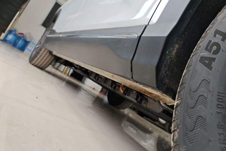 Used Wuling Xingguang S 2024 130km Flagship Version Right Side Sill
