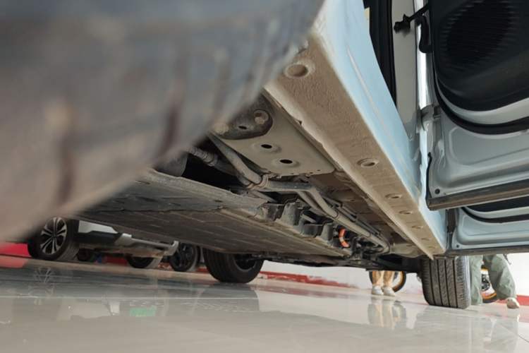 Used Wuling Xingguang S 2024 130 km Flagship Version Right Side Sill
