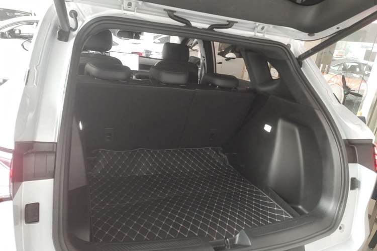 Used Wuling Xingguang S 2024 130 km Flagship Version Trunk