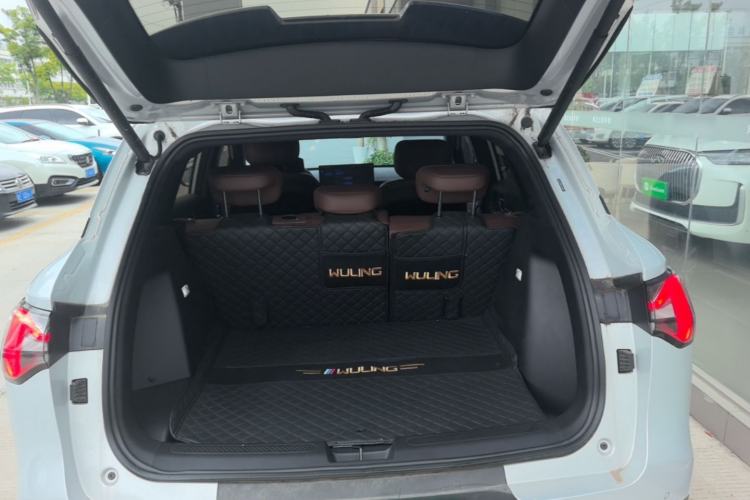 Used Wuling Xingguang S 2024 130 km Flagship Version Trunk