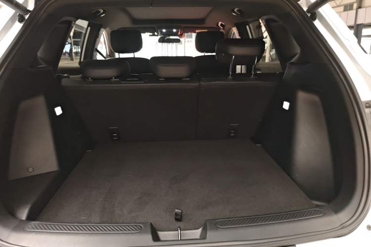 Used Wuling Xingguang S 2024 130 km Flagship Version Trunk