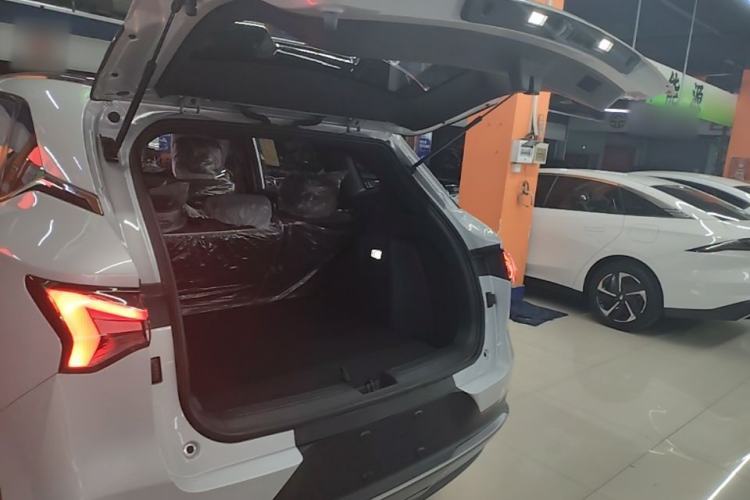 Used Wuling Xingguang S 2024 130km Flagship Version Trunk
