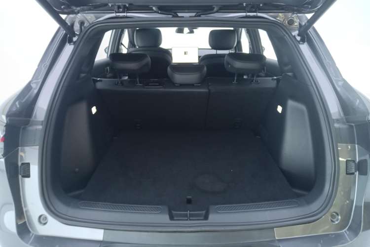 Used Wuling Xingguang S 2024 130 km Flagship Version Trunk