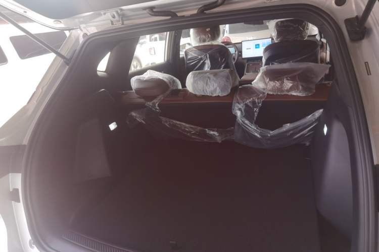 Used Wuling Xingguang S 2024 130km Flagship Version Trunk
