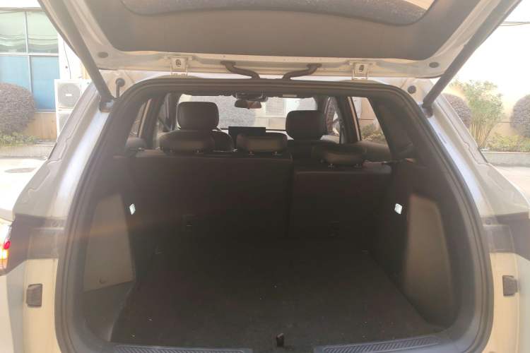Used Wuling Xingguang S 2024 130 km Flagship Version Trunk