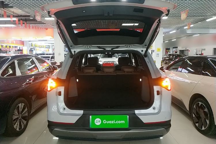 Used Wuling Xingguang S 2024 130 km Flagship Version Trunk