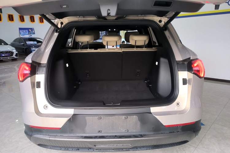 Used Wuling Xingguang S 2024 510 km Flagship Version Trunk