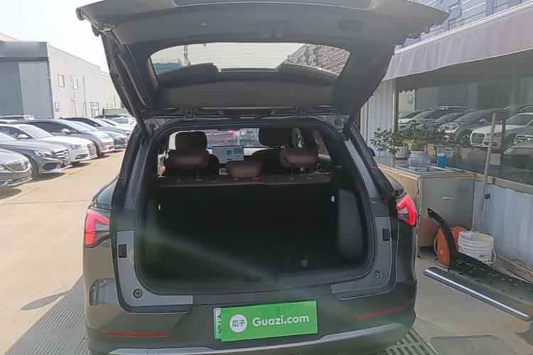 Used Wuling Xingguang S 2024 130 km Flagship Version Trunk