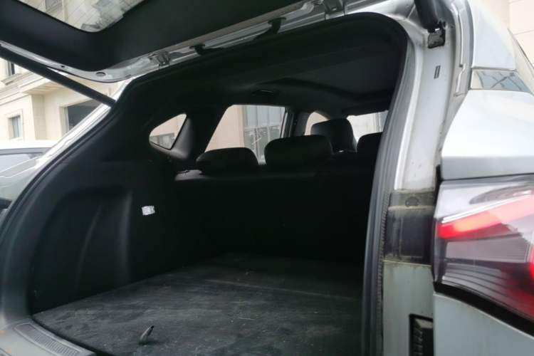 Used Wuling Xingguang S 2024 130 km Flagship Version Trunk