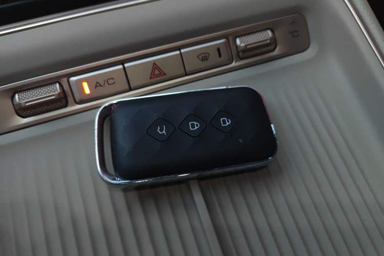 Used Wuling Xingguang S 2024 130 km Flagship Version Vehicle Key