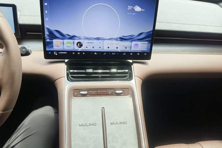 Used Wuling Xingguang S 2024 510 km Flagship Version Audio And AC Panel