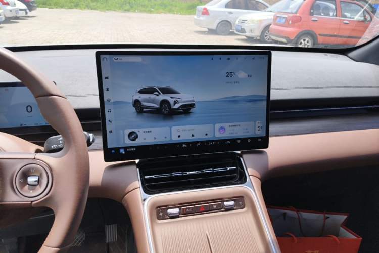 Used Wuling Xingguang S 2024 130 km Flagship Version Audio And AC Panel