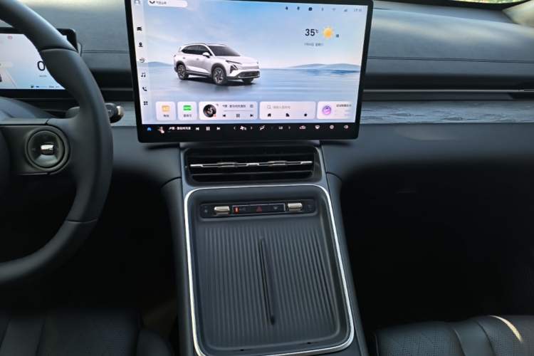 Used Wuling Xingguang S 2024 130 km Flagship Version Audio And AC Panel
