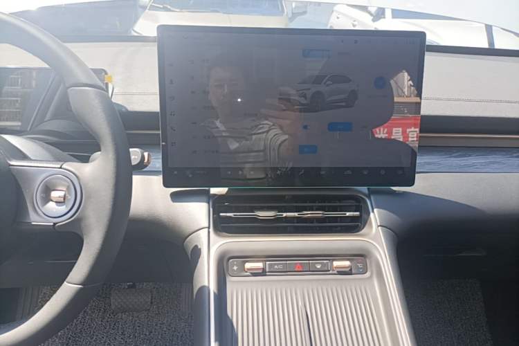 Used Wuling Xingguang S 2024 130 km Flagship Version Audio And AC Panel