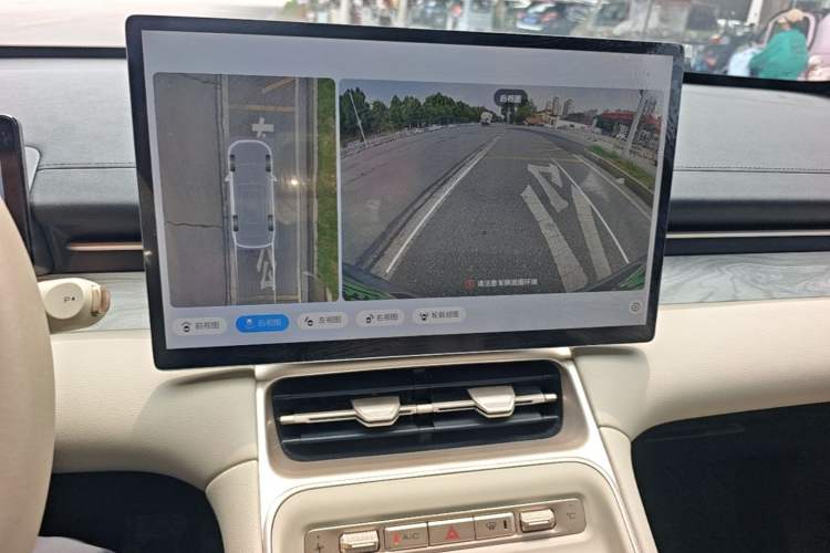 Used Wuling Xingguang S 2024 130 km Flagship Version Audio And AC Panel