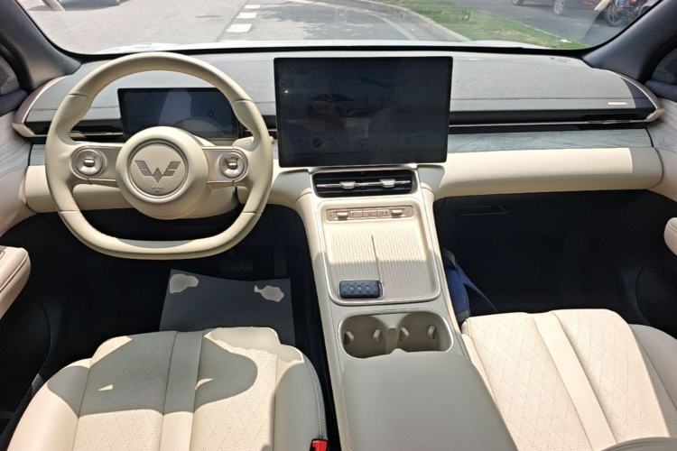 Used Wuling Xingguang S 2024 130 km Flagship Version Center Console