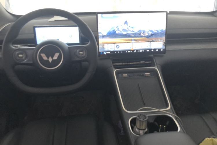 Used Wuling Xingguang S 2024 130km Flagship Version Center Console