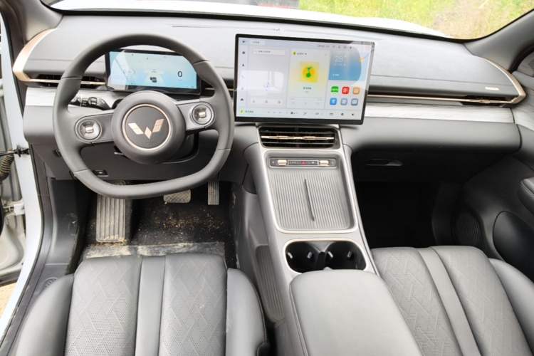 Used Wuling Xingguang S 2024 130 km Flagship Version Center Console