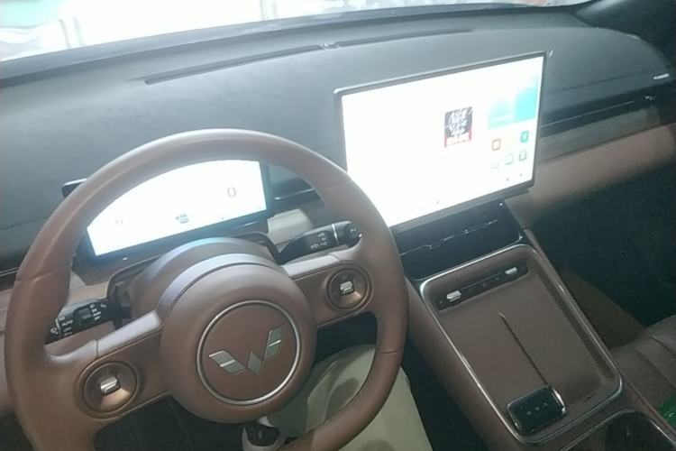 Used Wuling Xingguang S 2024 130 km Flagship Version Center Console