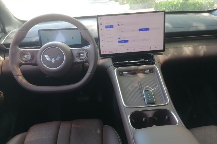 Used Wuling Xingguang S 2024 60km Advanced Version Center Console