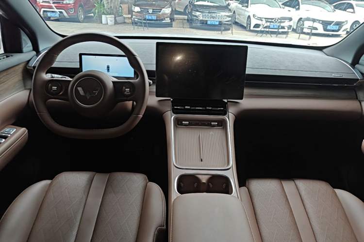 Used Wuling Xingguang S 2024 130 km Flagship Version Center Console