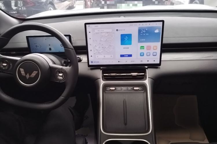 Used Wuling Xingguang S 2024 130 km Flagship Version Center Console