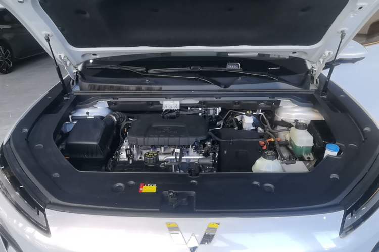 Used Wuling Xingguang S 2024 130km Flagship Version Engine Bay