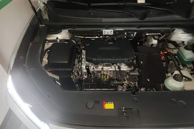 Used Wuling Xingguang S 2024 130km Flagship Version Engine Bay Right
