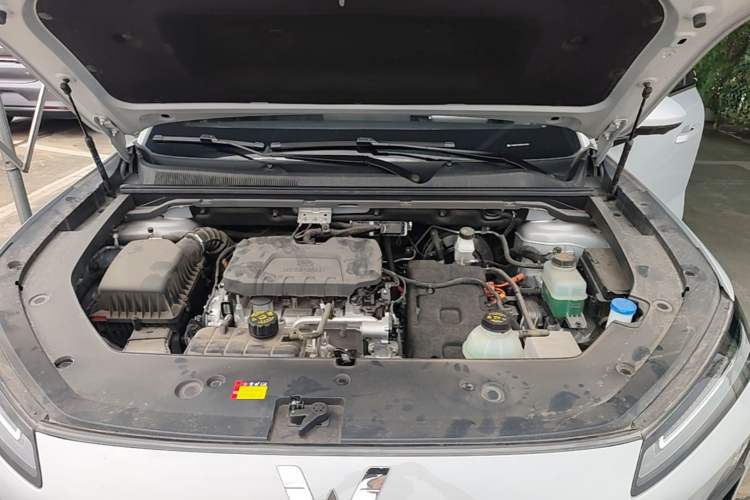 Used Wuling Xingguang S 2024 130km Flagship Version Engine Bay