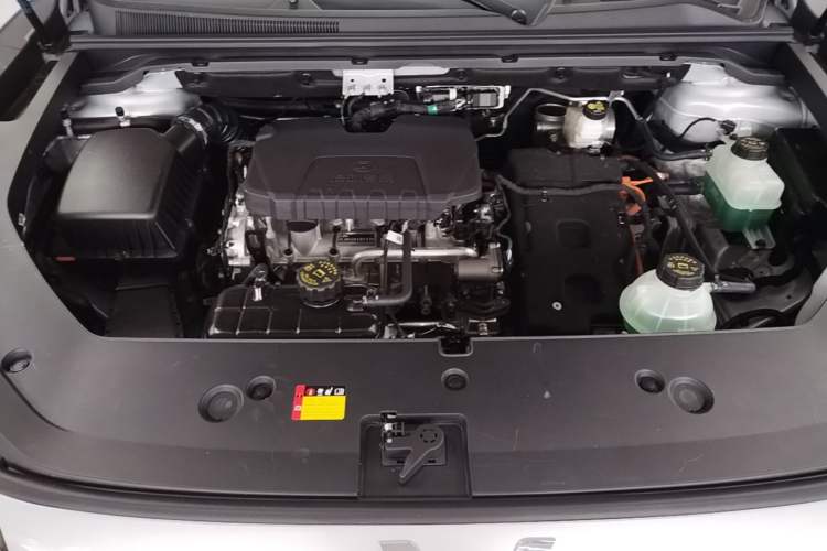 Used Wuling Xingguang S 2024 130 km Flagship Version Engine Bay