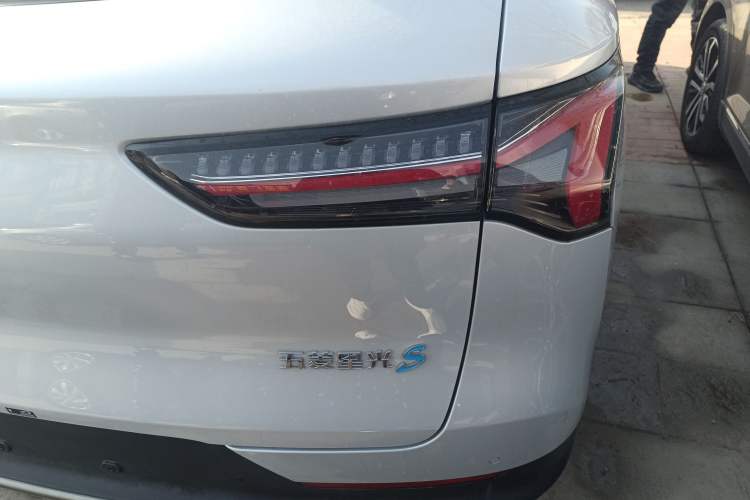 Used Wuling Xingguang S 2024 130 km Flagship Version Exterior 2