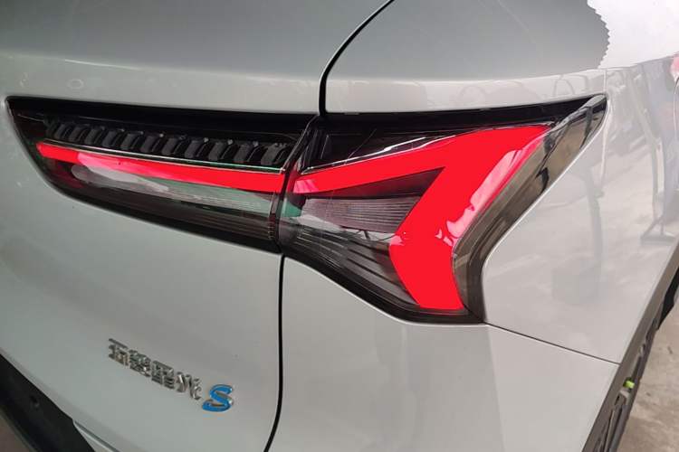 Used Wuling Xingguang S 2024 130km Flagship Version Exterior 3