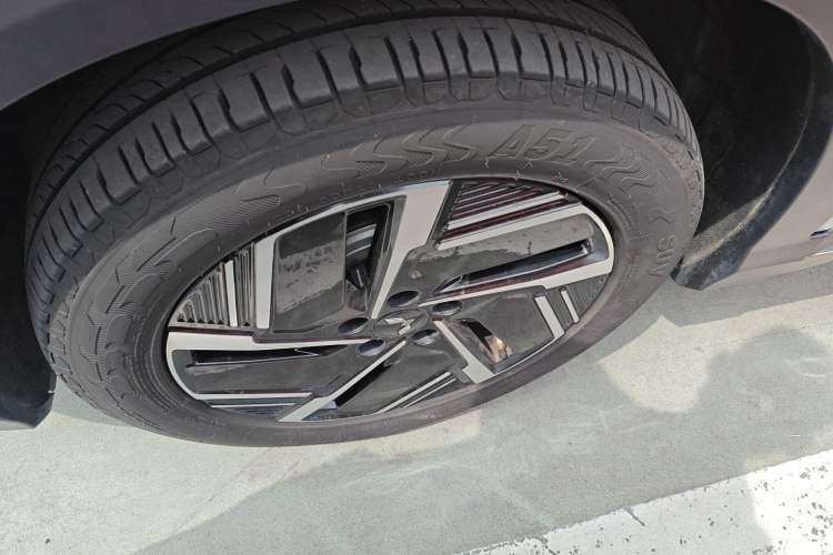 Used Wuling Xingguang S 2024 130 km Flagship Version Exterior 4