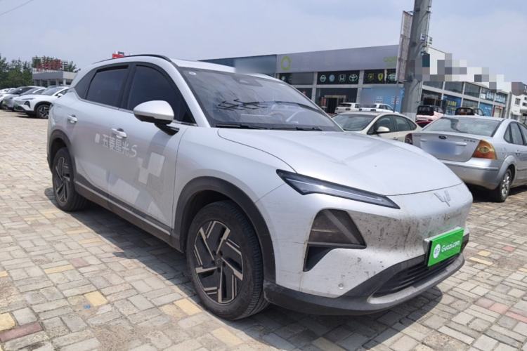 Used Wuling Xingguang S 2024 130 km Flagship Version Front Right 45 Deg