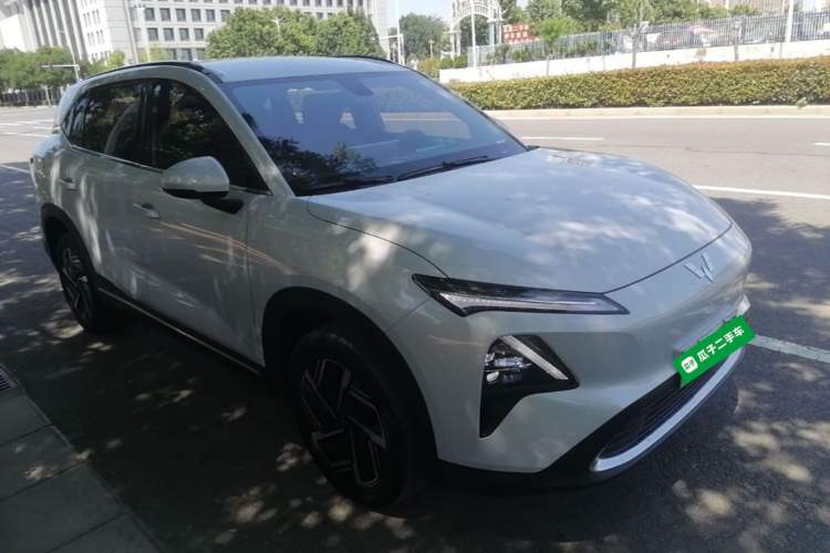 Used Wuling Xingguang S 2024 60km Advanced Version Front Right 45 Deg