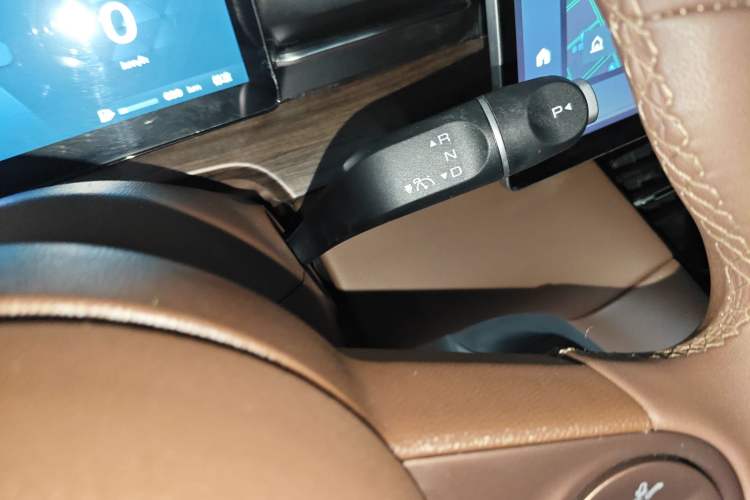Used Wuling Xingguang S 2024 130 km Flagship Version Gear Lever