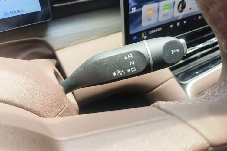 Used Wuling Xingguang S 2024 510 km Flagship Version Gear Lever