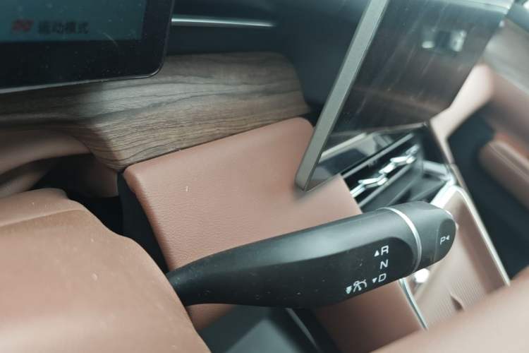 Used Wuling Xingguang S 2024 510 km Flagship Version Gear Lever