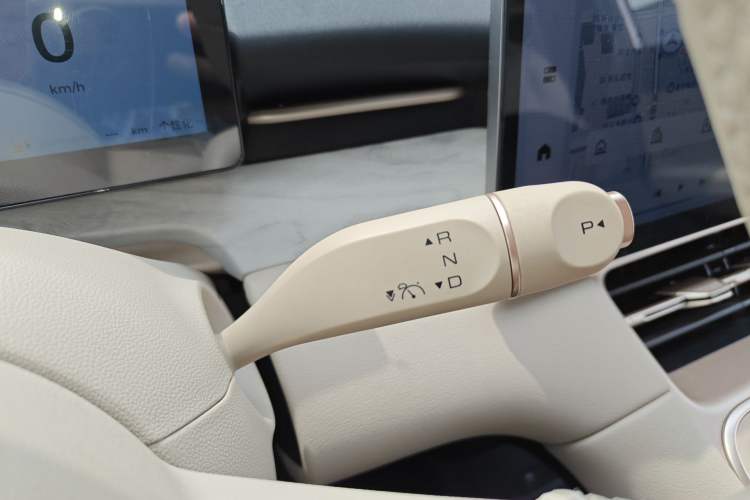 Used Wuling Xingguang S 2024 130 km Flagship Version Gear Lever