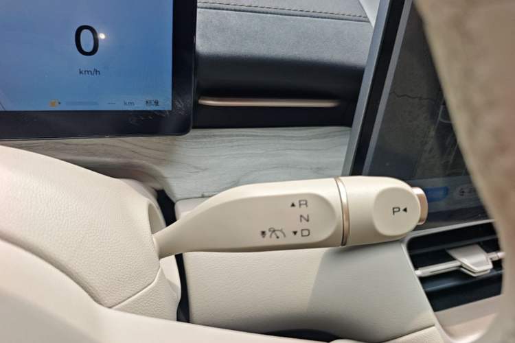 Used Wuling Xingguang S 2024 130 km Flagship Version Gear Lever