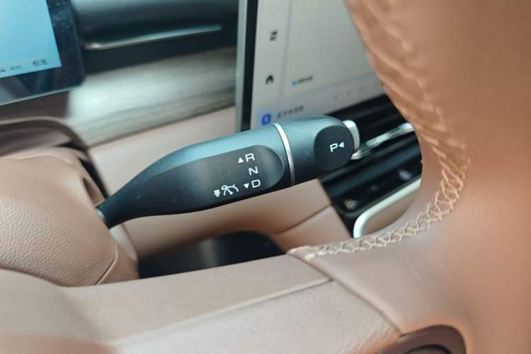 Used Wuling Xingguang S 2024 130 km Flagship Version Gear Lever
