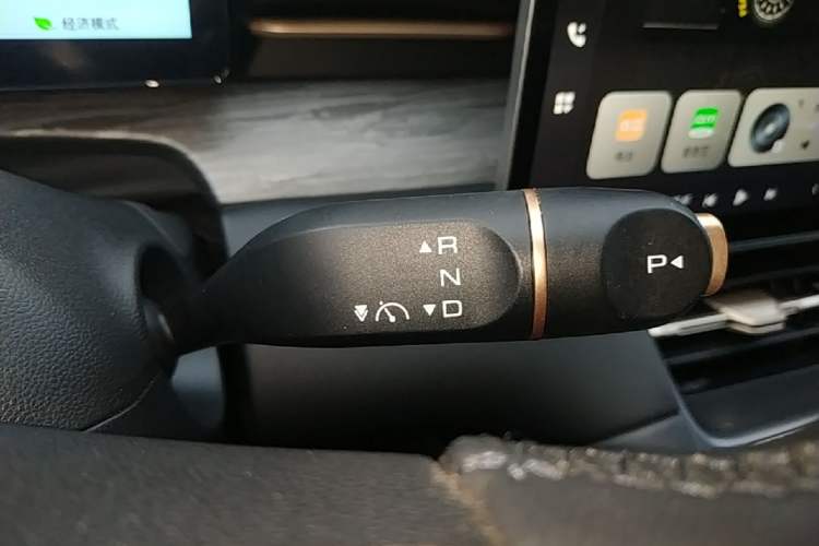 Used Wuling Xingguang S 2024 510km Flagship Edition Gear Lever
