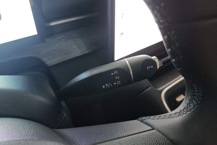 Used Wuling Xingguang S 2024 510 km Flagship Version Gear Lever