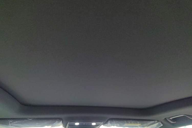 Used Wuling Xingguang S 2024 130 km Flagship Version Headliner