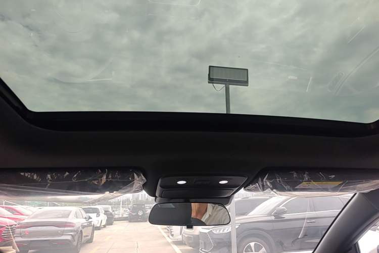 Used Wuling Xingguang S 2024 510 km Flagship Version Headliner