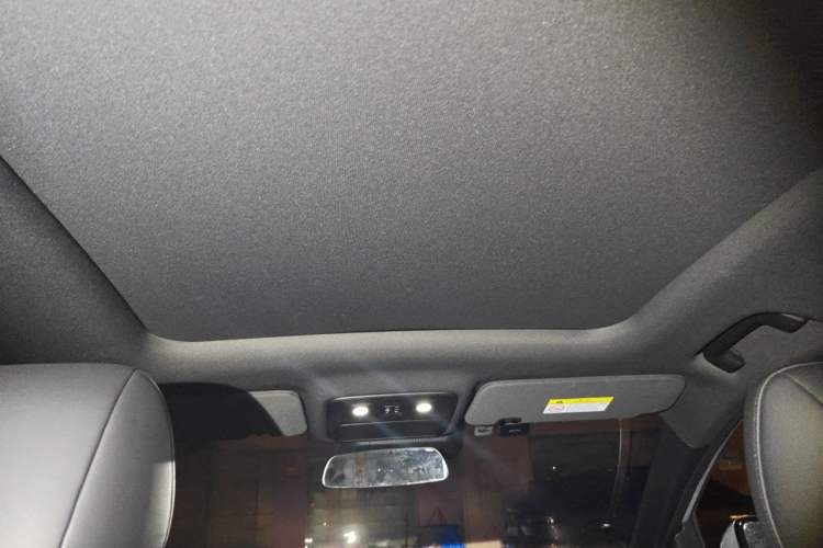 Used Wuling Xingguang S 2024 130 km Flagship Version Headliner