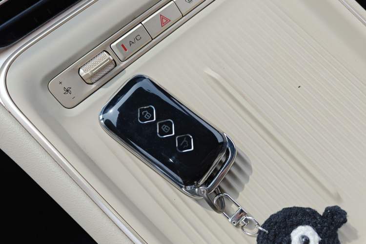 Used Wuling Xingguang S 2024 130 km Flagship Version Interior 1